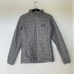Patagonia woman’s gray lightweight puffer size XS